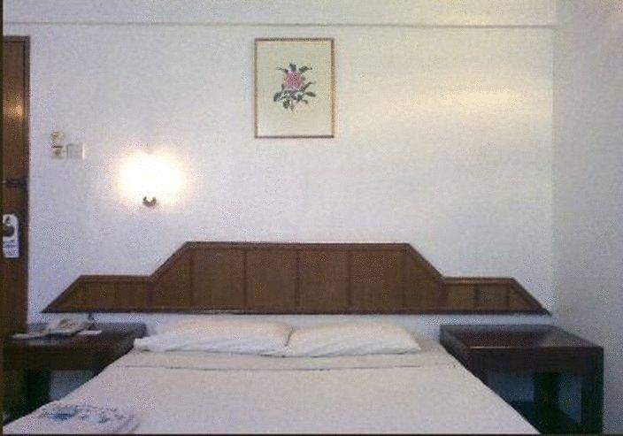 Palace Inn Miri Zimmer foto